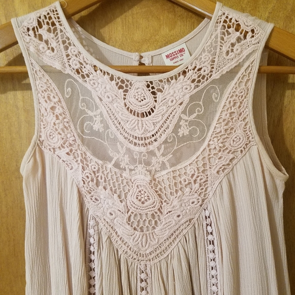 Sleeveless Trapeze Dress with Crocheted Yoke - Picture 3 of 6